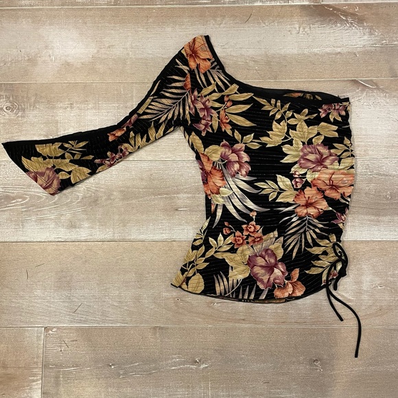 Forever 21 tropical floral one sleeve top - Picture 4 of 6